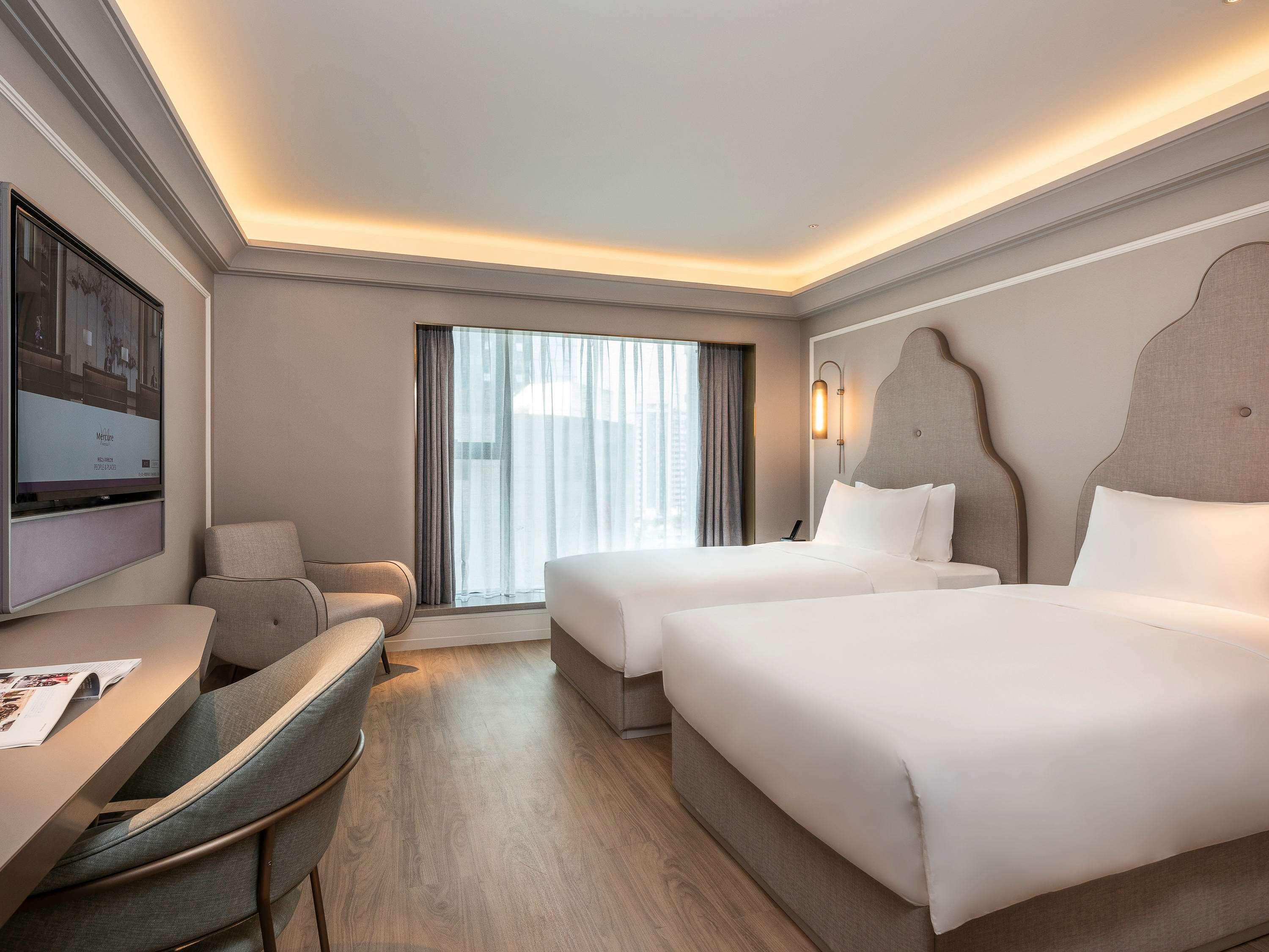 Mercure Chengdu Chunxi Exterior photo