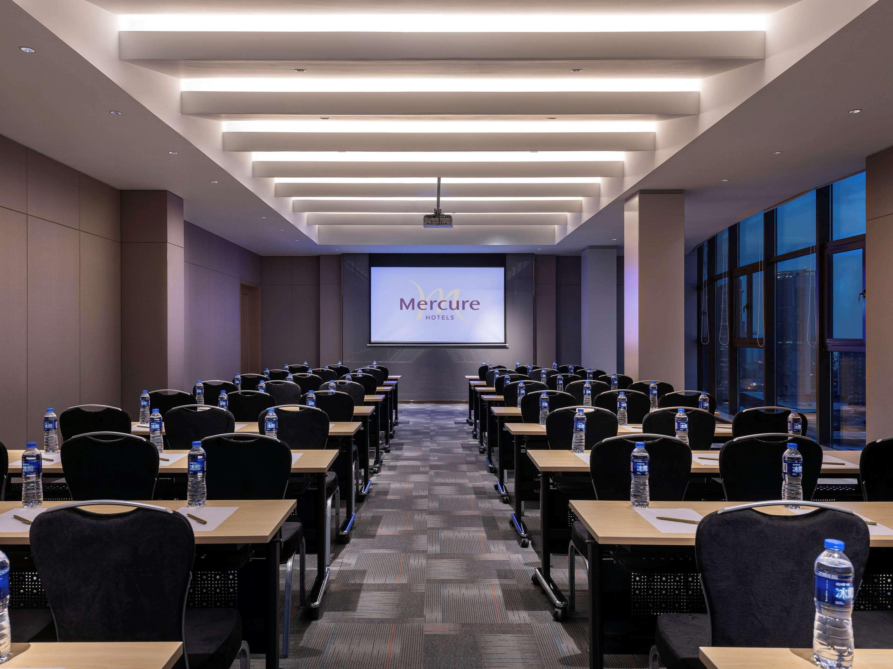 Mercure Chengdu Chunxi Exterior photo